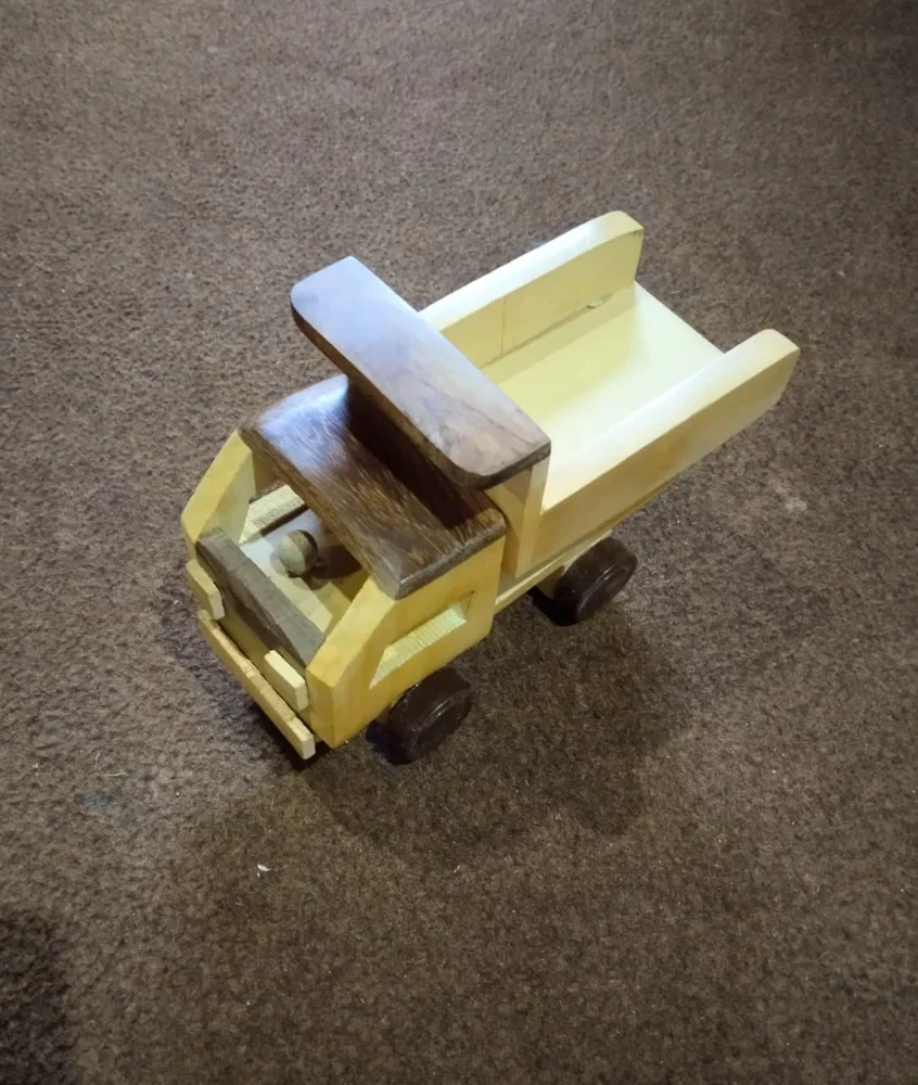 Yellow shakir rabbani wood handicraft Wooden kids toys, Child Age Group: 4-6 Yrs